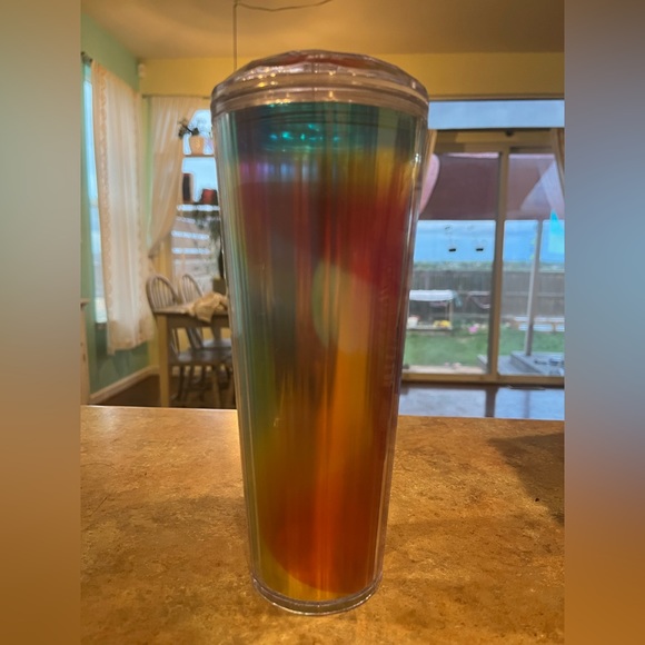 🏳️‍🌈 Starbucks 24 oz Pride Rainbow Iridescent Dome Tumbler - Picture 2 of 3